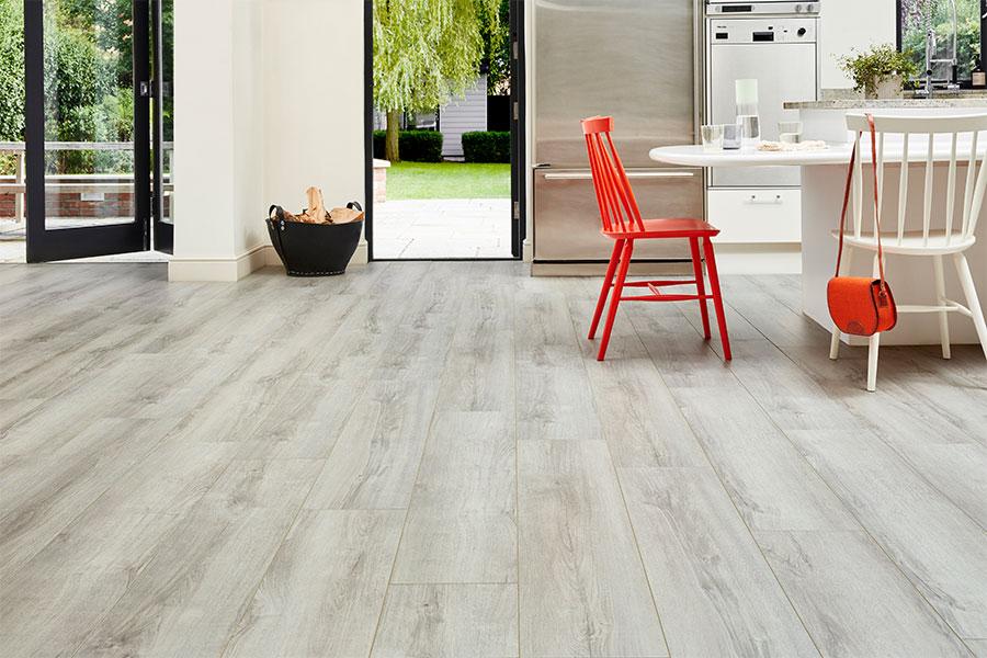 Audacity 12mm Laminate Cove Oak Built-in Underlay - Image 6