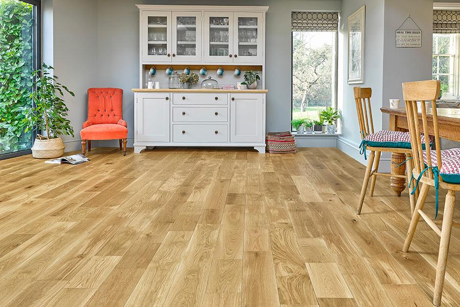 Galleria Professional Solid European Rustic Oak Flooring 18mm x 150mm Natural Brushed & Oiled - Image 6